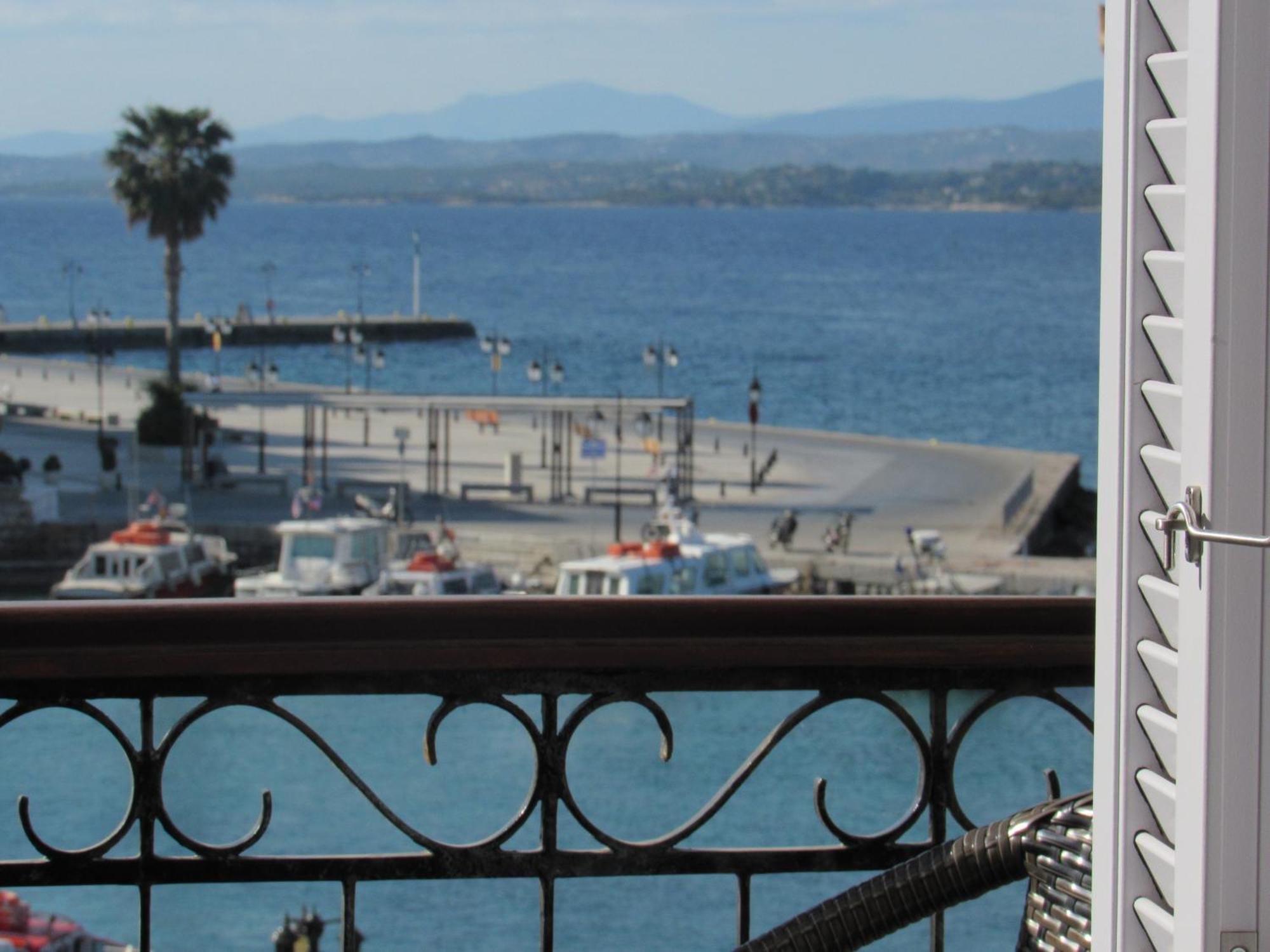 Alexandris Hotel Spétses Zimmer foto